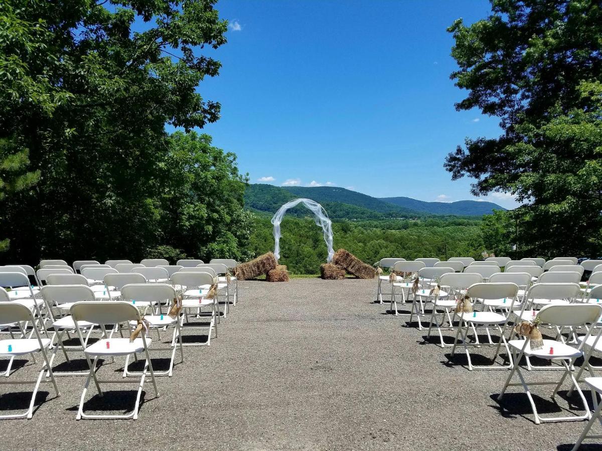Blue Ridge Manor Bed And Breakfast Fancy Gap 외부 사진
